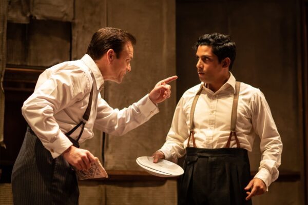 Review: The Dumb Waiter at Hampstead Theatre