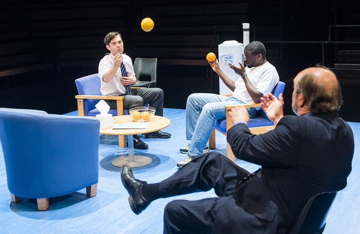 Review: Blue/Orange at Young Vic