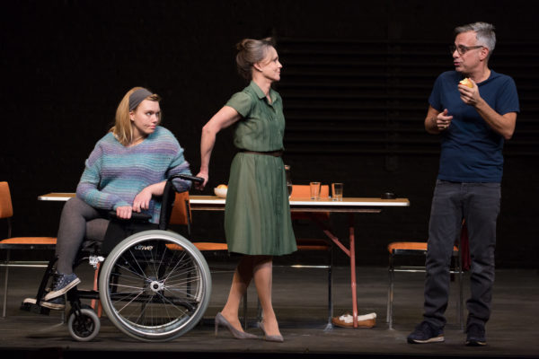 Review: The Glass Menagerie at the Belasco Theatre